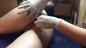 Handjobbsscen med kåta Casey Calvert runk videos från Tushy Raw