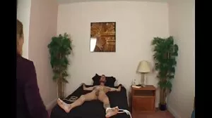 In The Bed-action med vackra Holly Hendrix från extrem porrfilm Hoby Buchanon