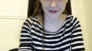 Ung film med förföriska Lolly Small från porr videor 18 VideoZ
