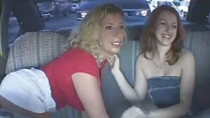 On The Couch skruva med förföriska Nikki Peach gratis porrvideos från Look At Her Now