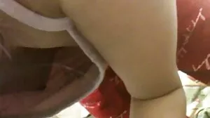 On The hidden cam porr Sofa-video med vackra Maya Kendrick från Bratty Sis
